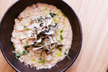 Белые грибы с хрустящими вешенками