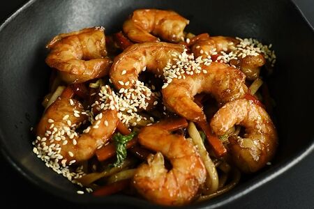 Вок с креветками