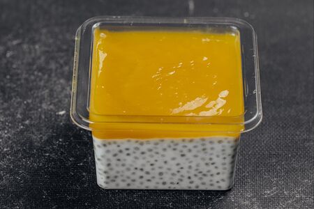 Пудинг Чиа тропически