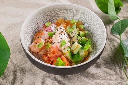 Поке с креветками и булгуром