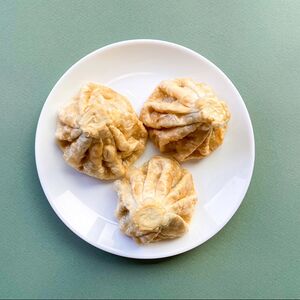 Жареные хинкали с сулугуни и шпинатом