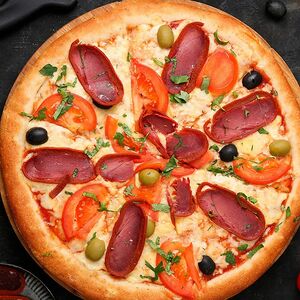 Պիցցա բաստուրմայով