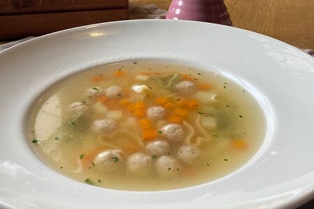 Домашний суп с фрикадельками