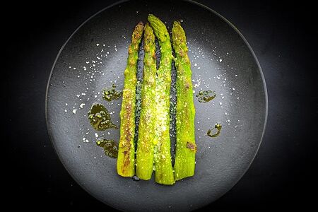 Спаржа на гриле