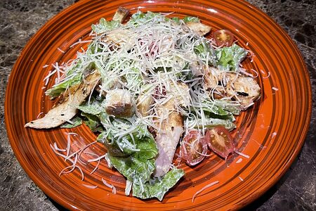 Цезарь с курицей