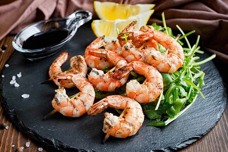 Шашлык из тигровых креветок