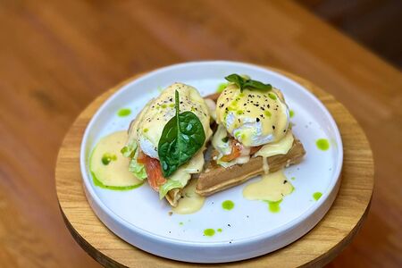 Бенедикт с форелью