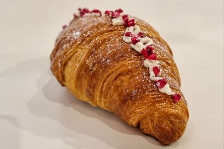 Круассан Вишневый