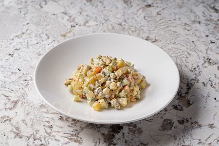 Салат Оливье с говядиной