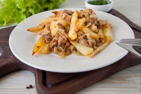 Картофель жареный с грудинкой