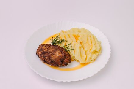 Котлета с картофельным пюре