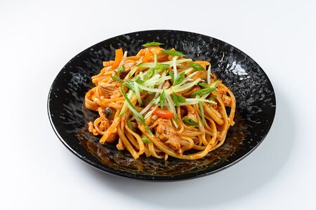 Вок с курицей в остром соусе Кимчи