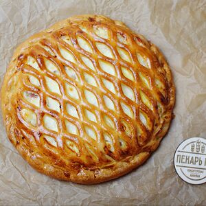 Пирог с творогом и изюмом