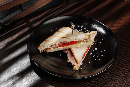 Сэндвич с ветчиной