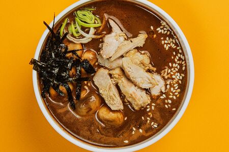 Том ям суп с курицей