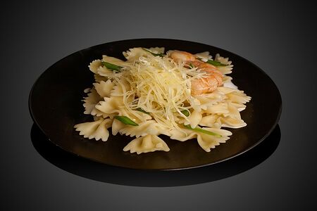 Фарфалле с креветкой в сливочном соусе