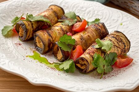 Рулетики из баклажанов с соусом баже