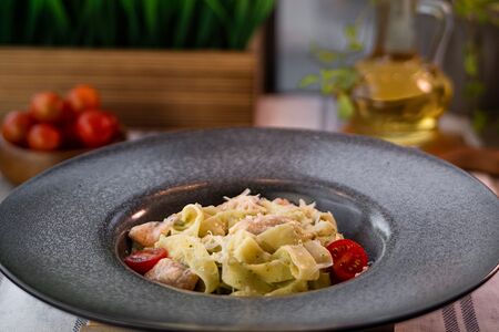 Феттуччине с лососем