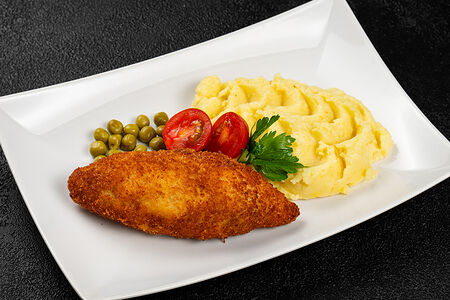 Котлета по-киевски с картофельным пюре