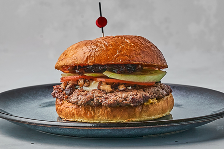 Бургер со страчателлой и терияки