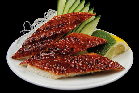 Сашими Угорь