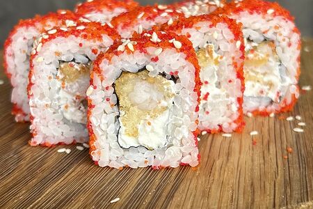 Ролл с хрустящей креветкой