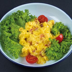 Բեկոնով և պանրով ձվածեղ