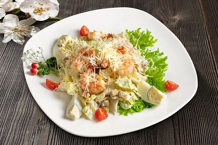 Салат Цезарь с креветками