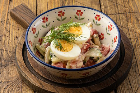 Салат овощной со сметаной