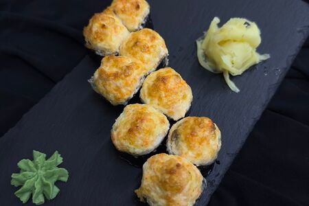 Филадельфия стайл запеченная с угрем