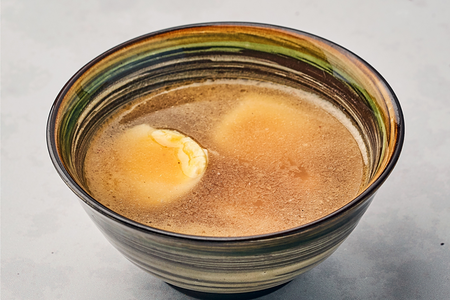 Бульон с яйцом