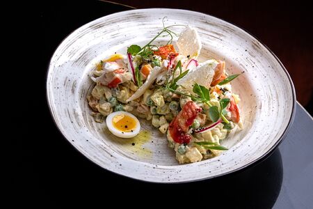 Оливье с крабом