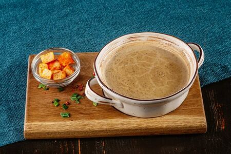 Крем-суп из лесных грибов