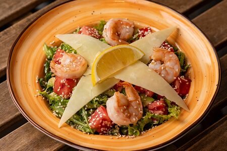 Салат с авокадо и креветками