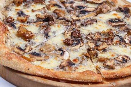 Грибная пицца Тартюфо