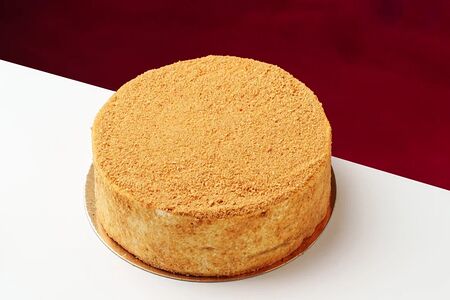 Медовик с малиной