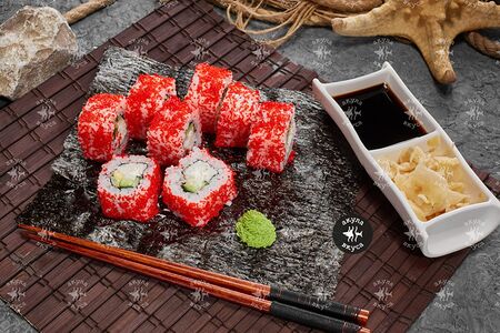 Ролл Калифорния со снежным крабом