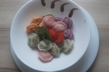 Пельмешки мясные цветные