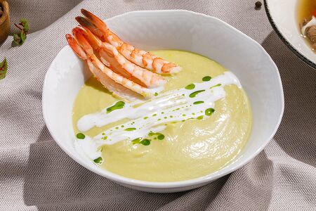 Крем-суп из цукини с креветками