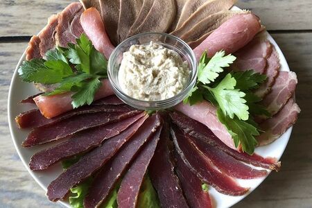 Мясная тарелка