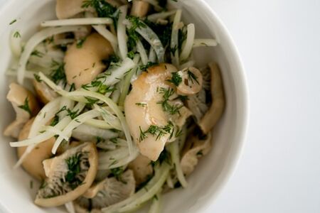 Хрустящие грузди с соевой сметаной