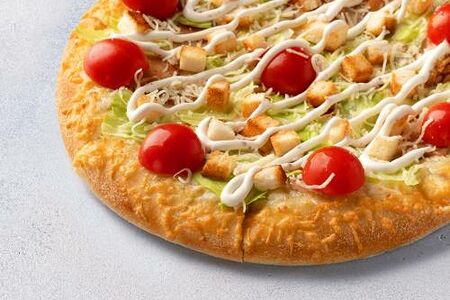 Пицца Цезарь 25 см на толстом с сыром