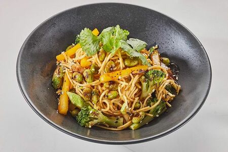 Яичная лапша с овощами