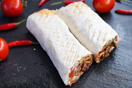 Донер с телятиной в лаваше