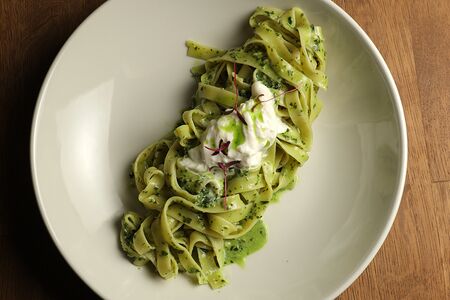 Паста песто-страчателла 