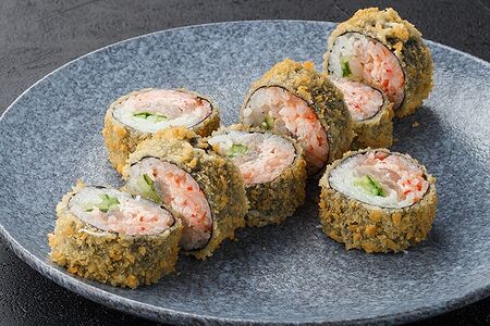 Ролл с снежным крабом и креветкой темпура