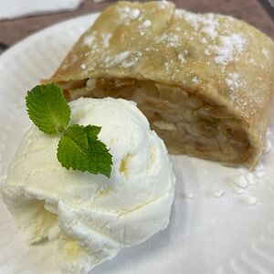 Австрийский штрудель с яблоком