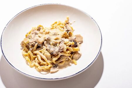 Домашние тальятелле с грибами