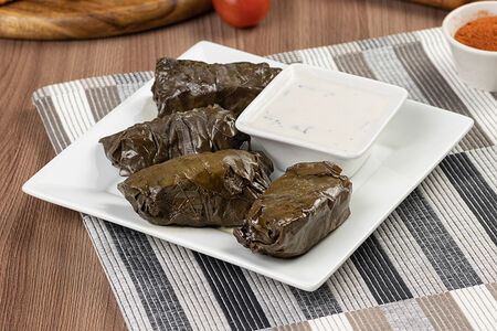 Долма в винoградных листьях