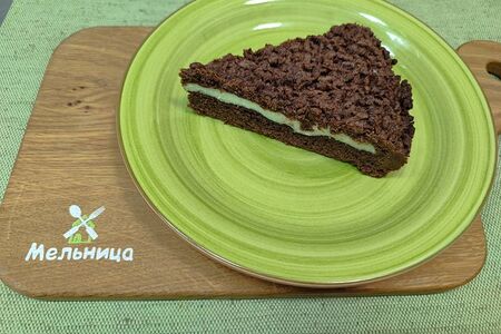 Пирожное песочное шоколадное с творогом